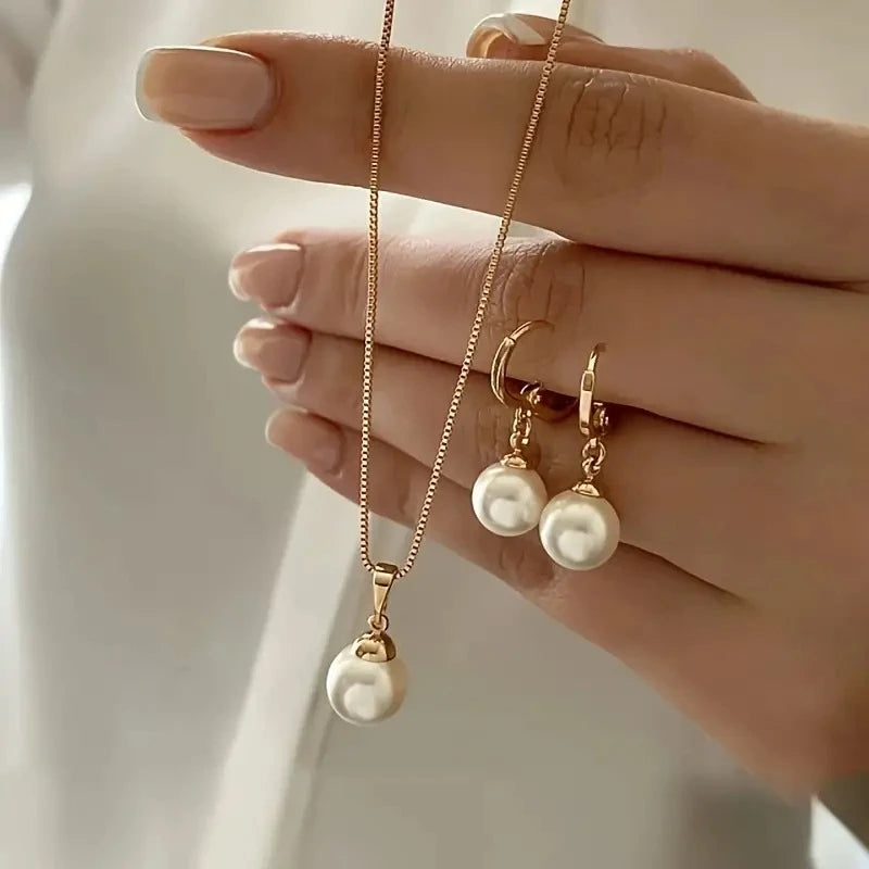 Women Pearl Pendant Necklace and Earring Jewelry Set