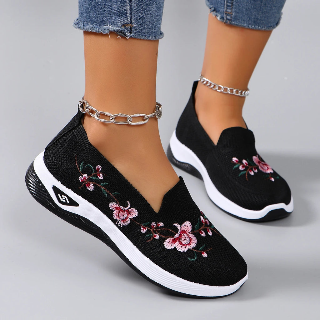Women Fashionable and Brethable Sports Shoes