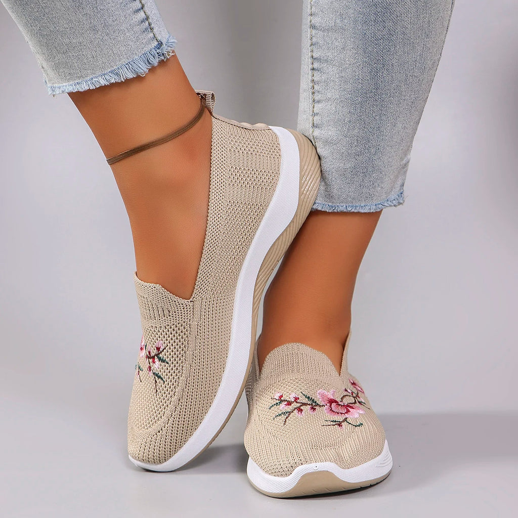 Women Fashionable and Brethable Sports Shoes