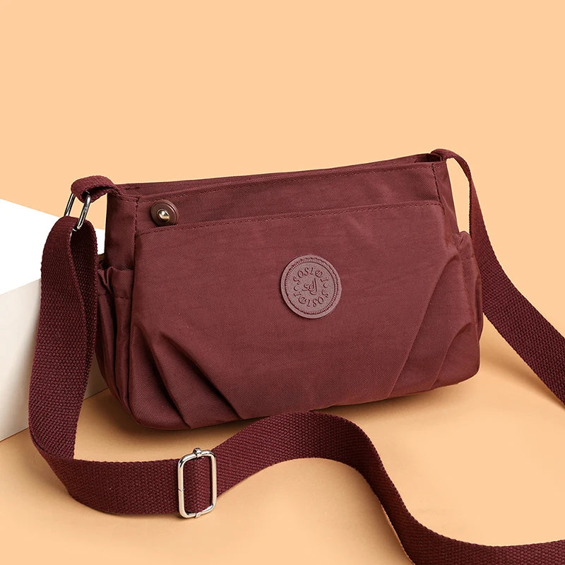 Simple new solid-color shoulder bag for women, lightweight and casual, versatile for all occasions, small square bag for outdoor