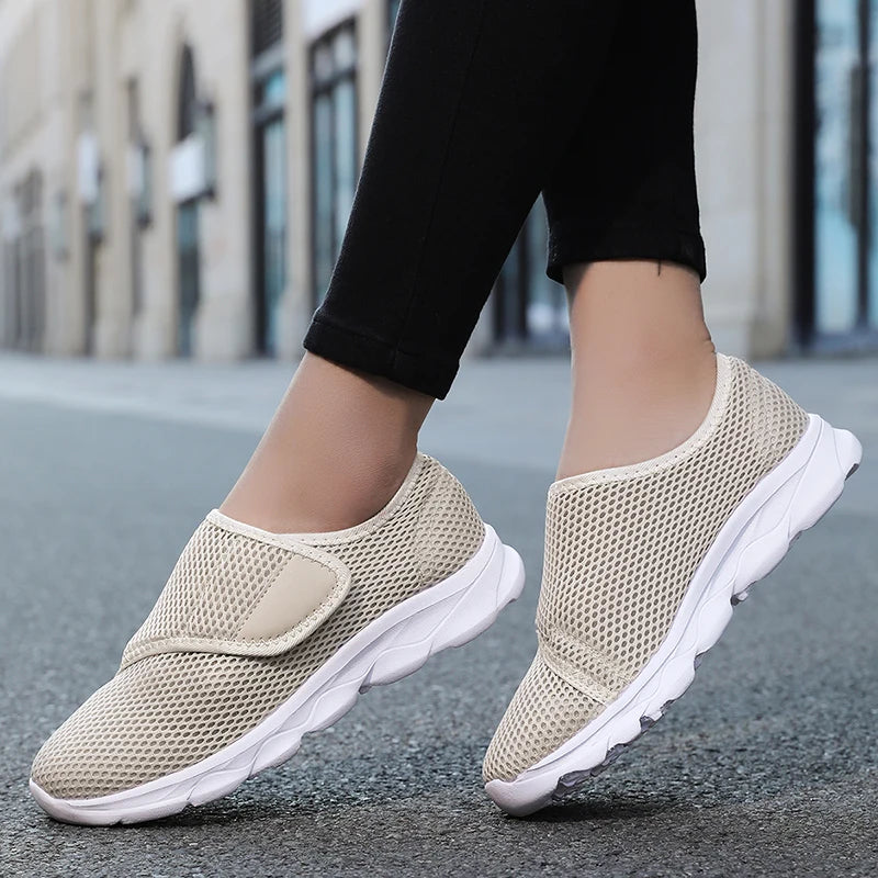 Women Wide Feet Walking Shoes