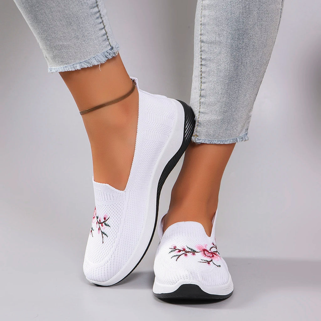 Women Fashionable and Brethable Sports Shoes