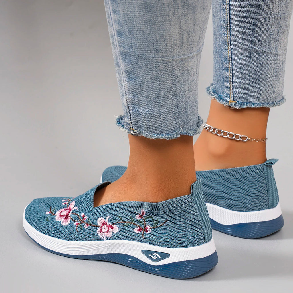 Women Fashionable and Brethable Sports Shoes
