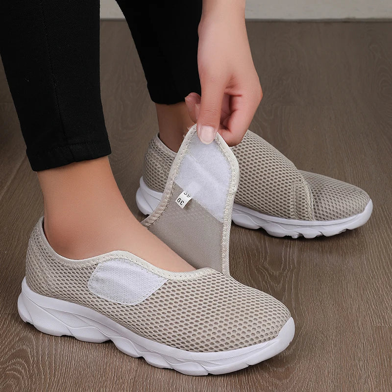 Women Wide Feet Walking Shoes