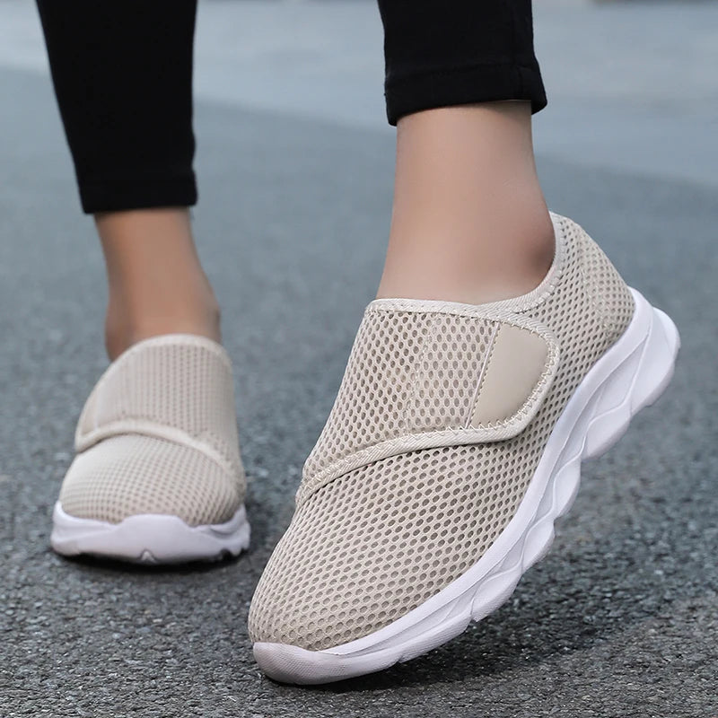Women Wide Feet Walking Shoes
