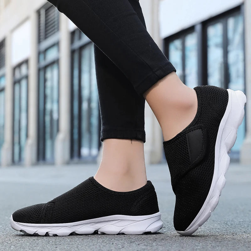 Women Wide Feet Walking Shoes