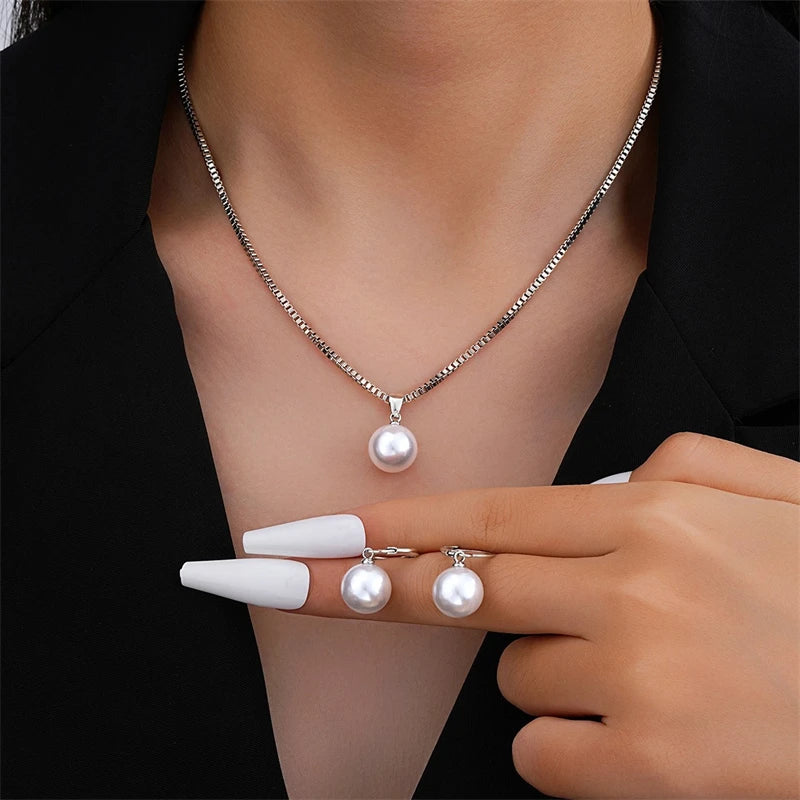 Women Pearl Pendant Necklace and Earring Jewelry Set