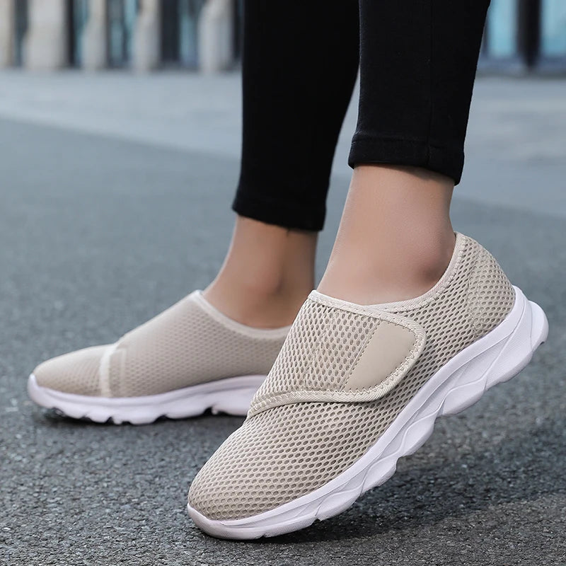 Women Wide Feet Walking Shoes