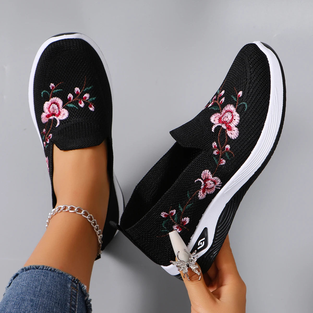 Women Fashionable and Brethable Sports Shoes