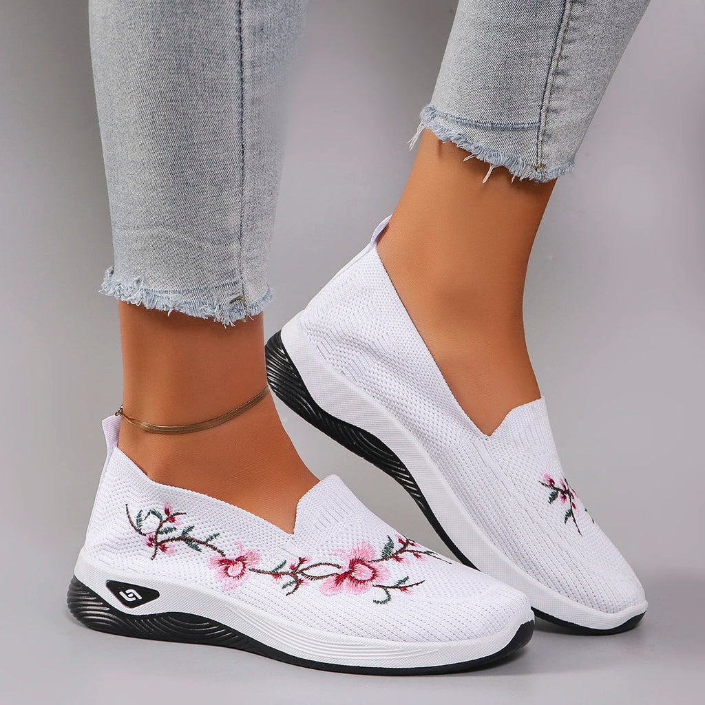 Women Fashionable and Brethable Sports Shoes